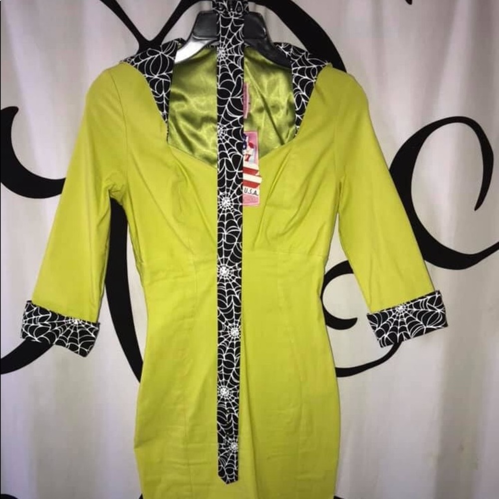 Bnwt pinup Couture Lorelei chartreuse spiderweb